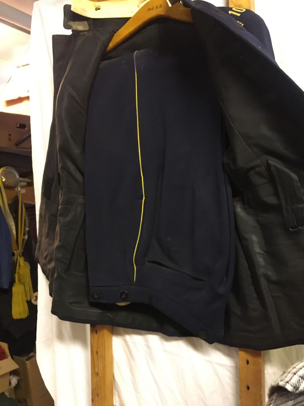 Miniatyrbild: Fin uniform för furir tillika 1-åri volontär eller studentbeväring