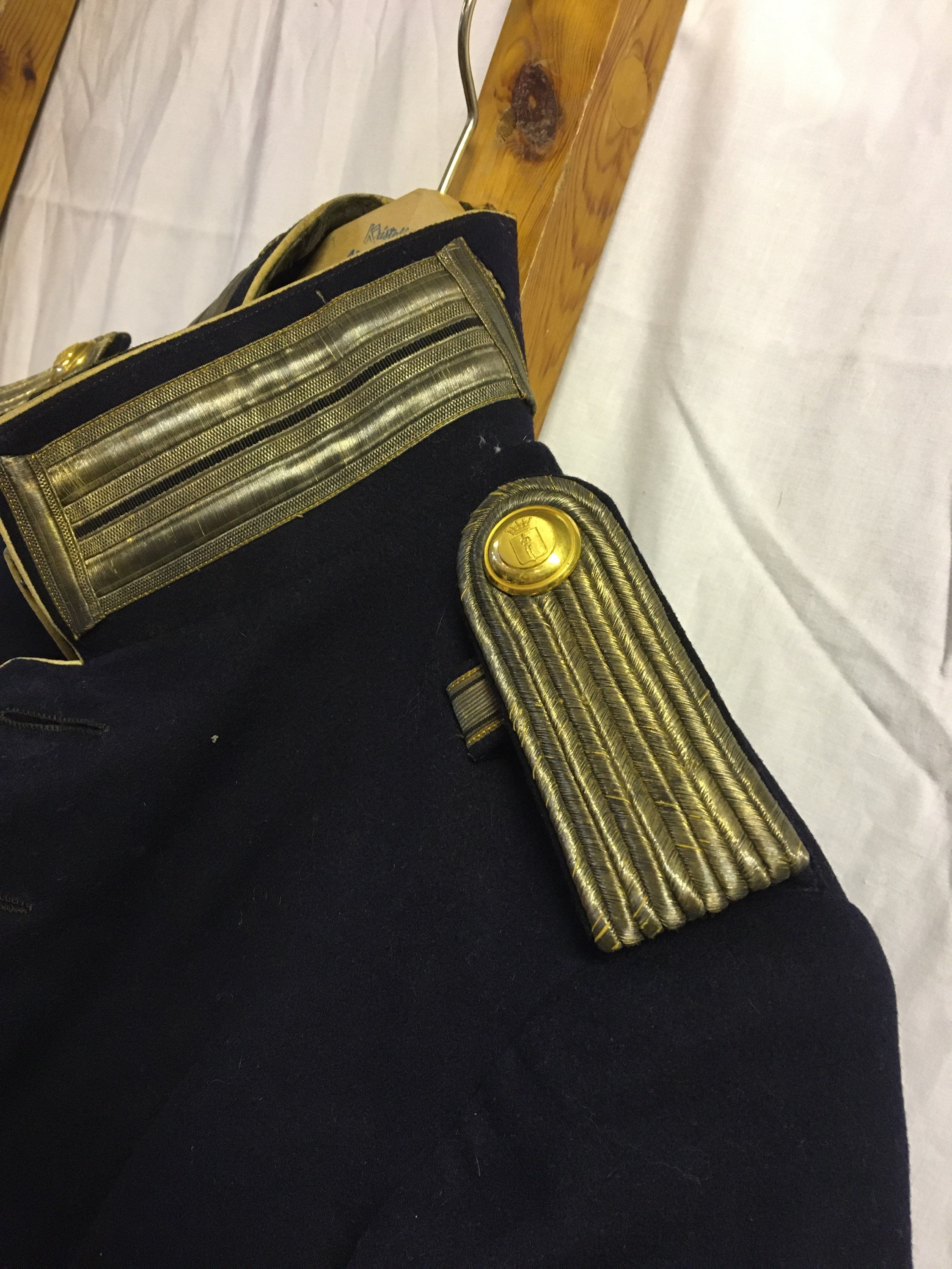 Sv uniform för officer vid Västerbottensregemente