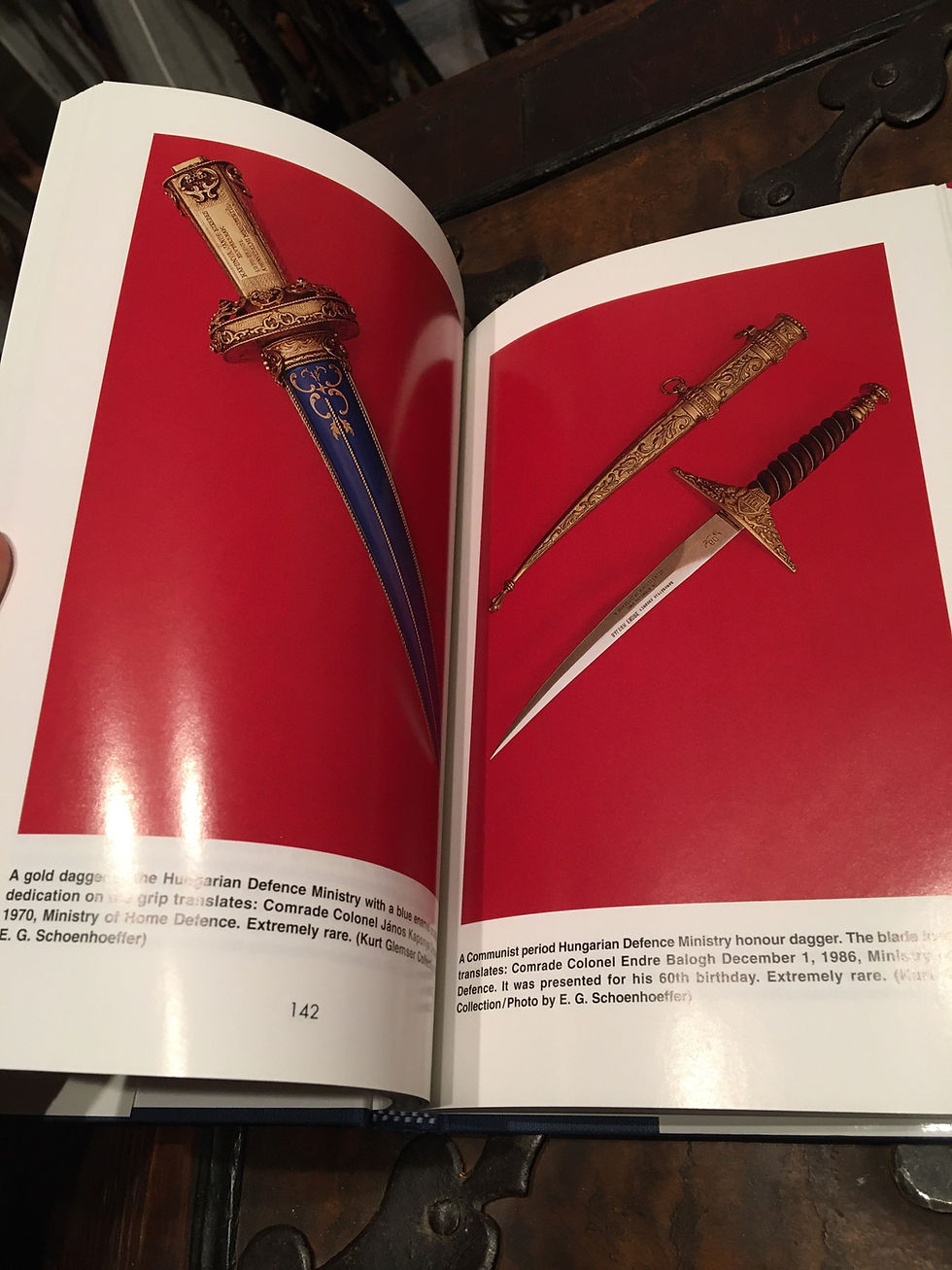 Miniatyrbild: A guide to military dressdaggers volym lV