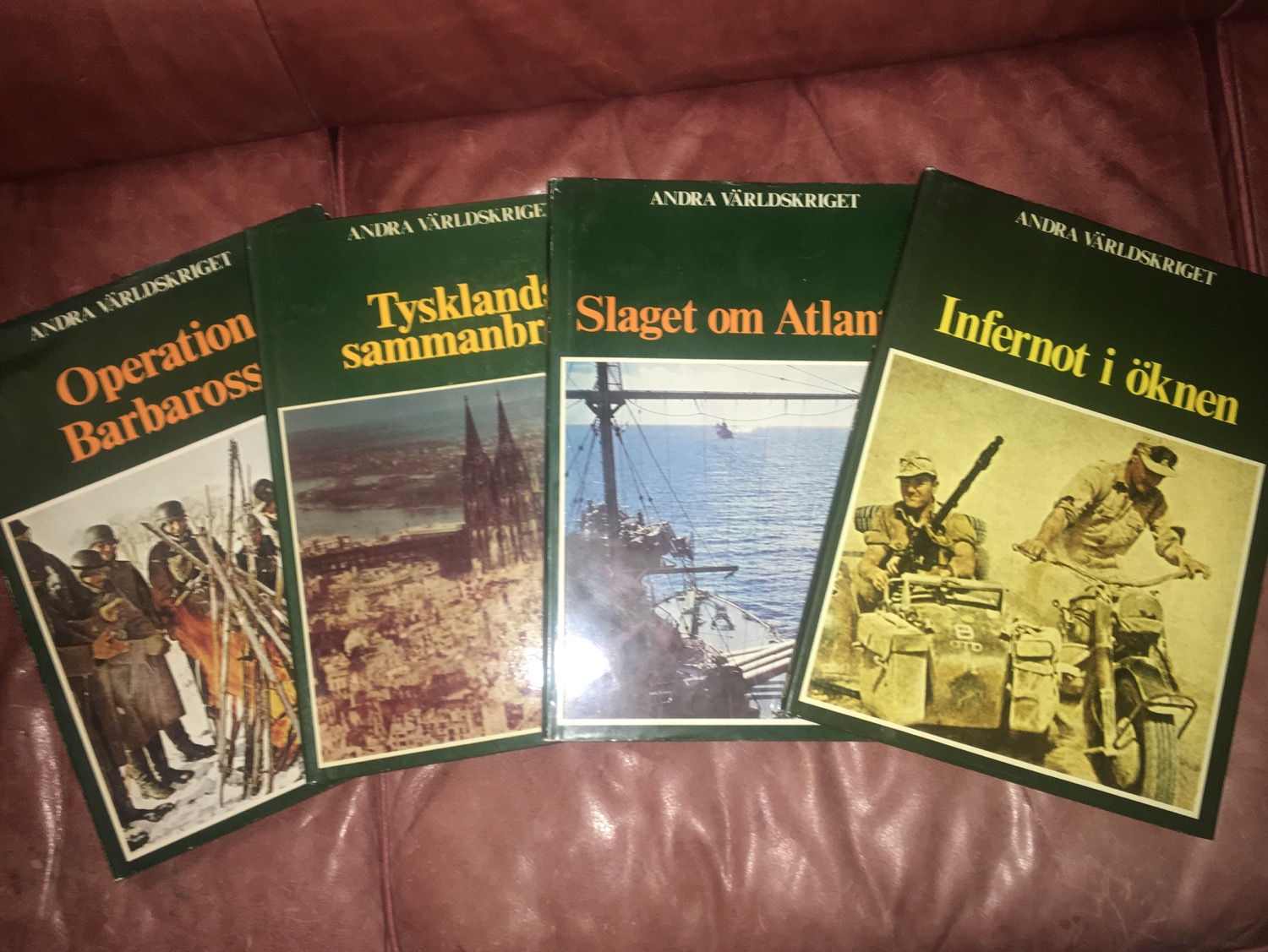 Paket om fyra böcker