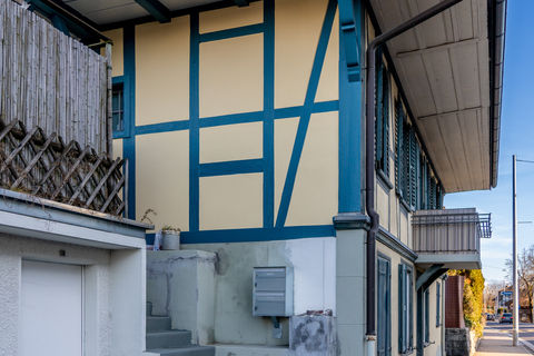 Restauration Hausfassade Mehrfamilienhaus in Rubigen.jpg
