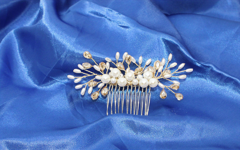 Thumbnail: Elegant bridal hair accessory close-up