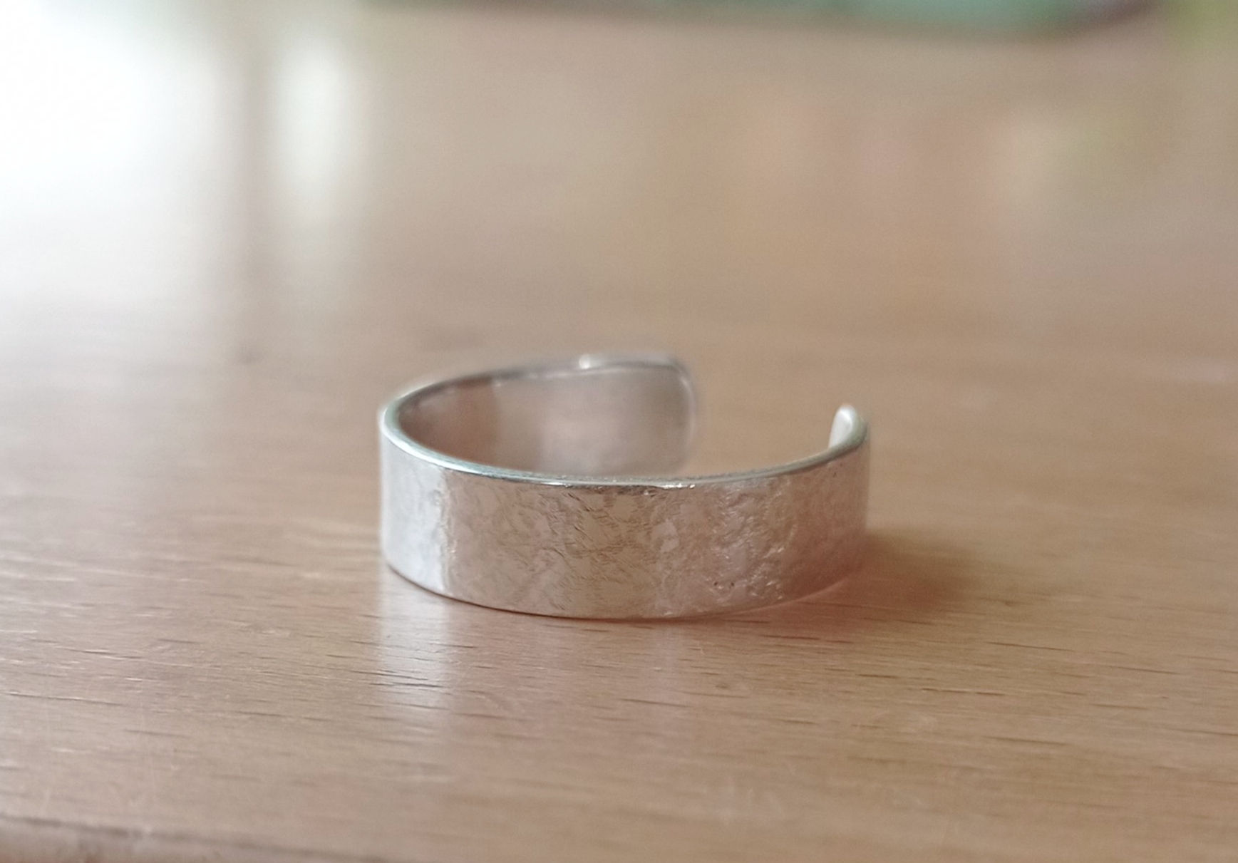 Bague gravée réglable argent massif