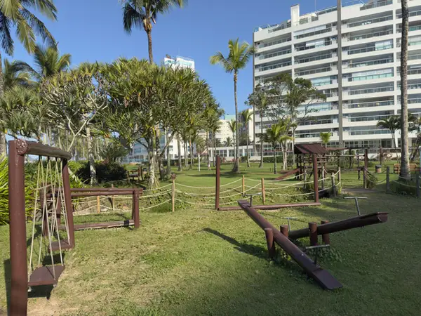 Jardim compartilhado (PI) do Módulo 03 da Riviera de São Lourenço, usado pelo Edifício Sunshine