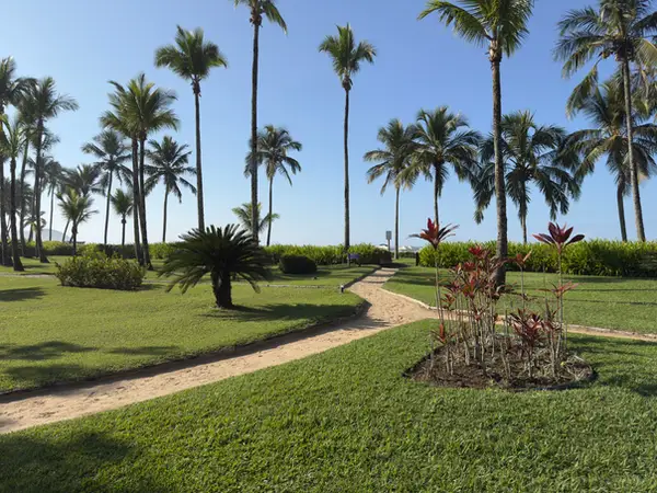 Jardim compartilhado (PI) do Módulo 03 da Riviera de São Lourenço, usado pelo Edifício Sunshine