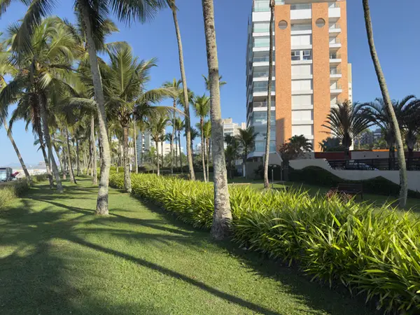 Jardim compartilhado (PI) do Módulo 03 da Riviera de São Lourenço, usado pelo Edifício Sunshine