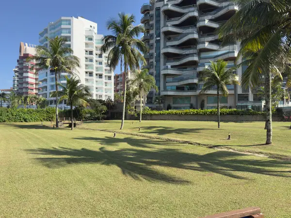 Jardim compartilhado (PI) do Módulo 06 da Riviera de São Lourenço, usado pelo Edifício Itaperubá