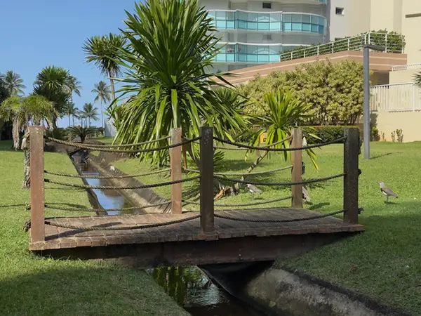 Jardim compartilhado (PI) do Módulo 07 da Riviera de São Lourenço, usado pelo Edifício Eco Beach