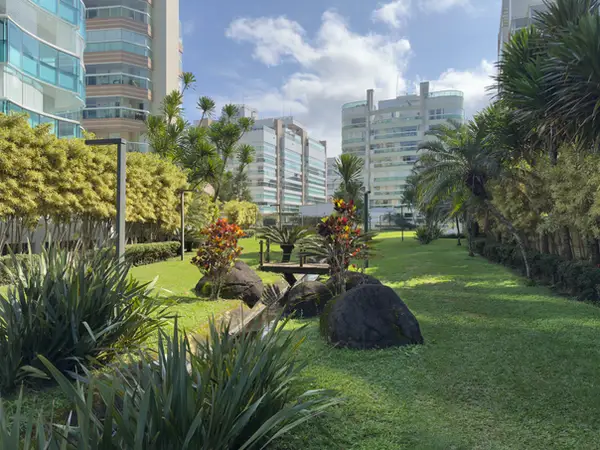 Jardim compartilhado (PI) do Módulo 07 da Riviera de São Lourenço, usado pelo Edifício Eco Beach