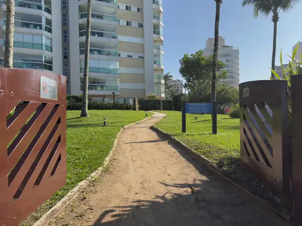 Jardim compartilhado (PI) do Módulo 03 da Riviera de São Lourenço, usado pelo Edifício Sunshine