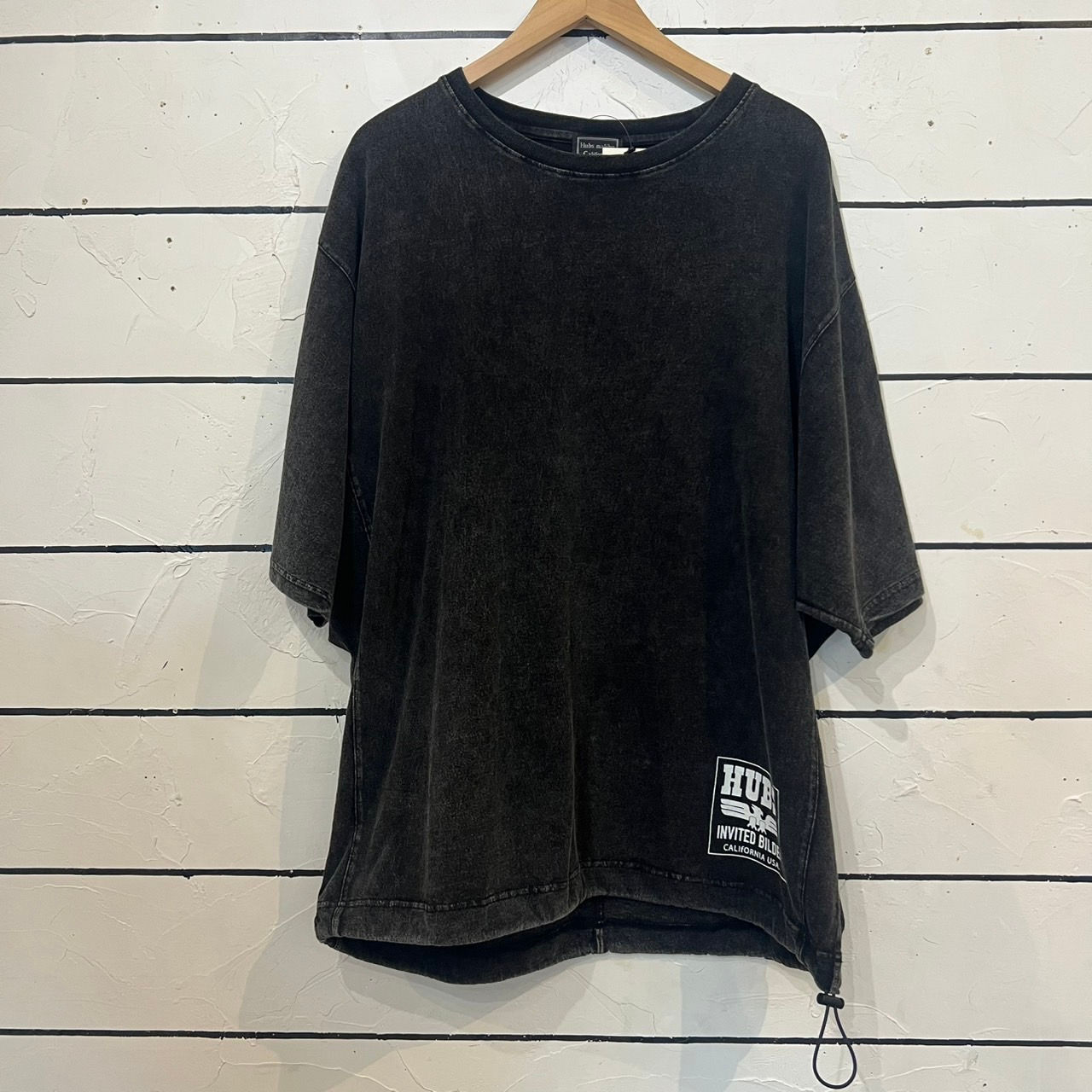 HUBS PIGMENT WASH CODE TEE