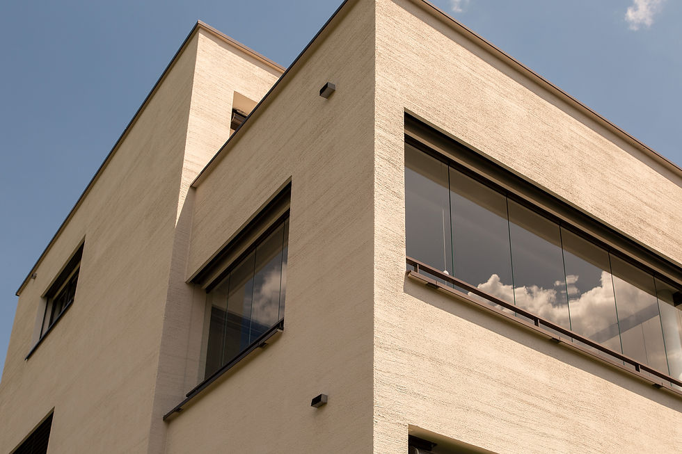 _U6A1921_red.jpg