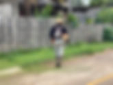 A Prefeitura realiza serviços de roçagem e limpeza nos bairros da cidade.