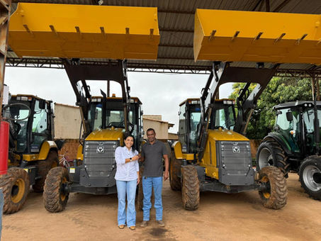Prefeita Rosana Gomes entrega novos maquinários à Secretaria de Obras e reforça compromisso com o desenvolvimento de Senador Guiomard