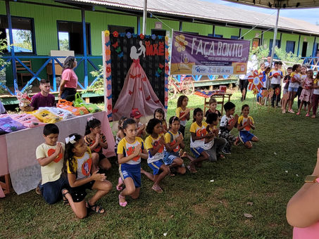Ação comemorativa ao mês das mães na escola Elzira Angélica