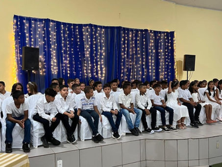 Escola Manoel Gonzaga faz festa com presença da comunidade escolar e formandos do 5º ano