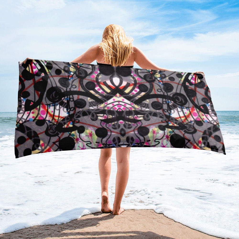 Cove Statuary South Pacific Beach & Luxury Towel – w black dots