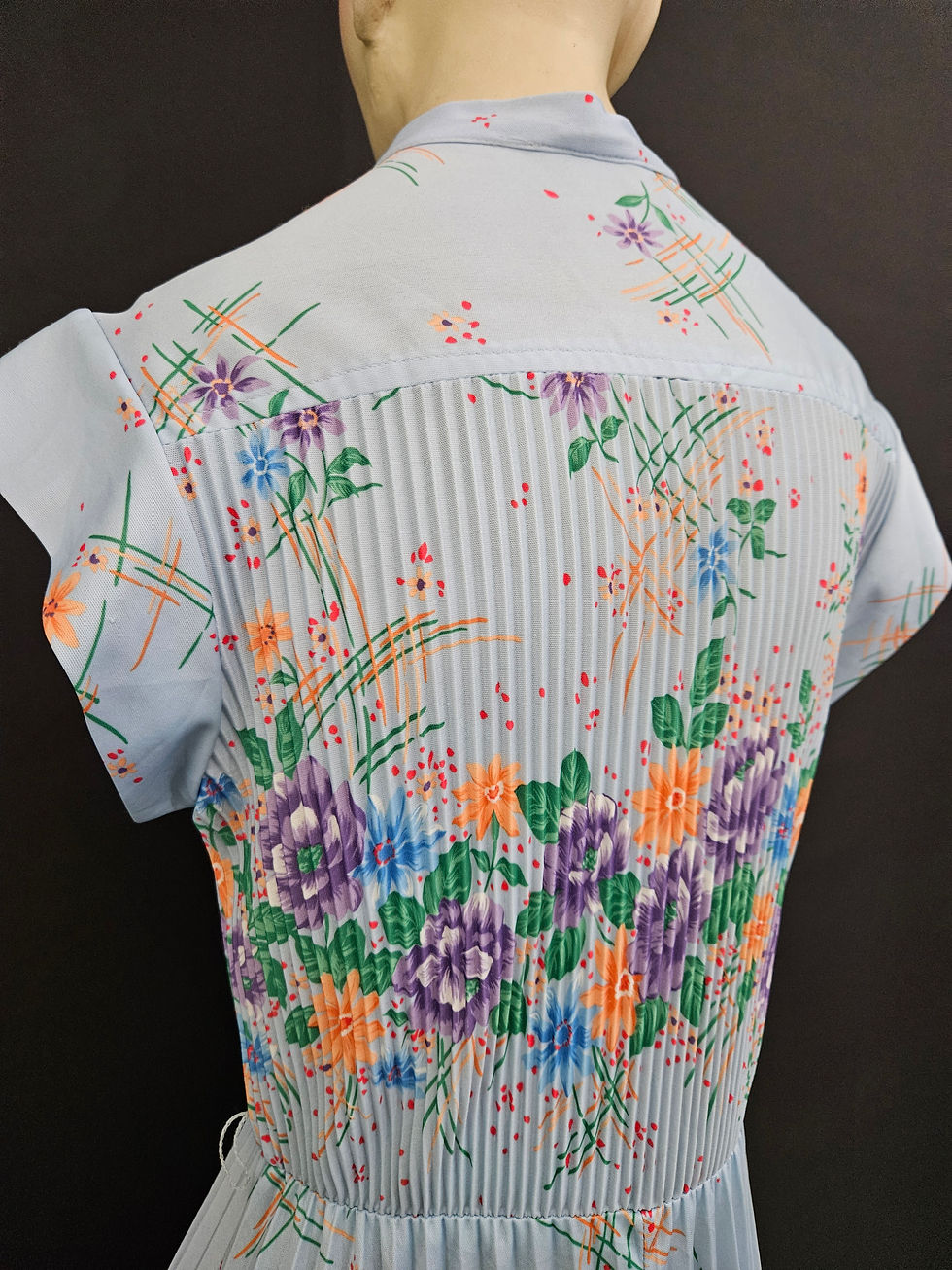 Thumbnail: Vintage Light Blue Pleated Floral Tie Neck Dress View Fourteen