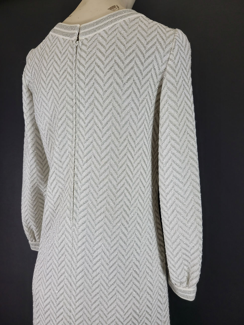 Thumbnail: Vintage White And Silver Long Sleeve Knit Lurex Dress View Twelve