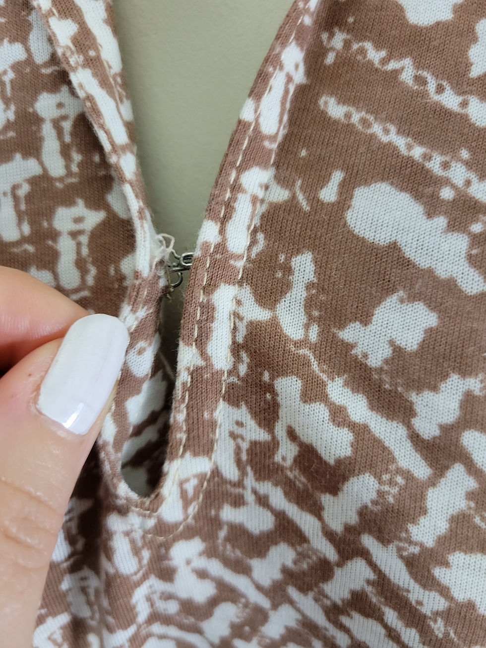 Thumbnail: Vintage Brown And White Geometric Print Dagger Collar Long Sleeve Belted Dress View Five