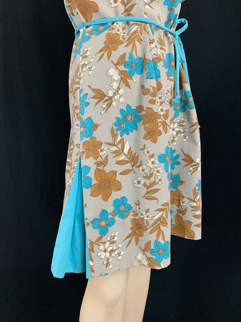 Thumbnail: Vintage Floral Short Sleeve Tie Waist Shift Dress View Nine