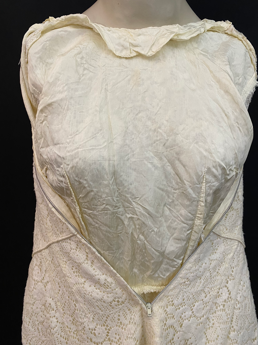 Thumbnail: Vintage Creamy White Long Sleeve Floral Lace Sheath Dress View Twelve