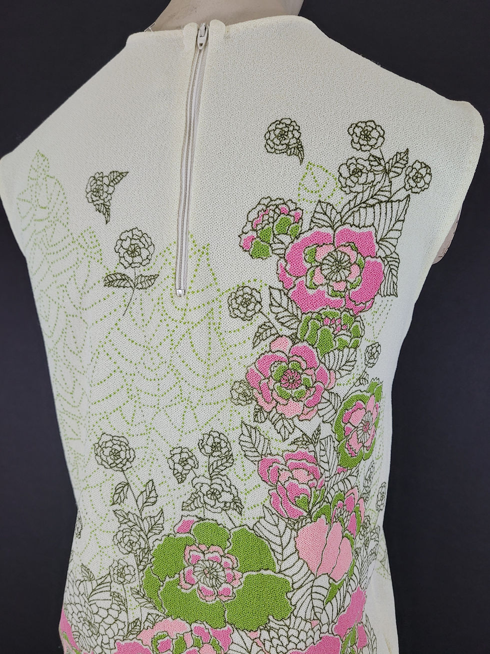 Thumbnail: Vintage Sleeveless Mod Floral Top View Nine