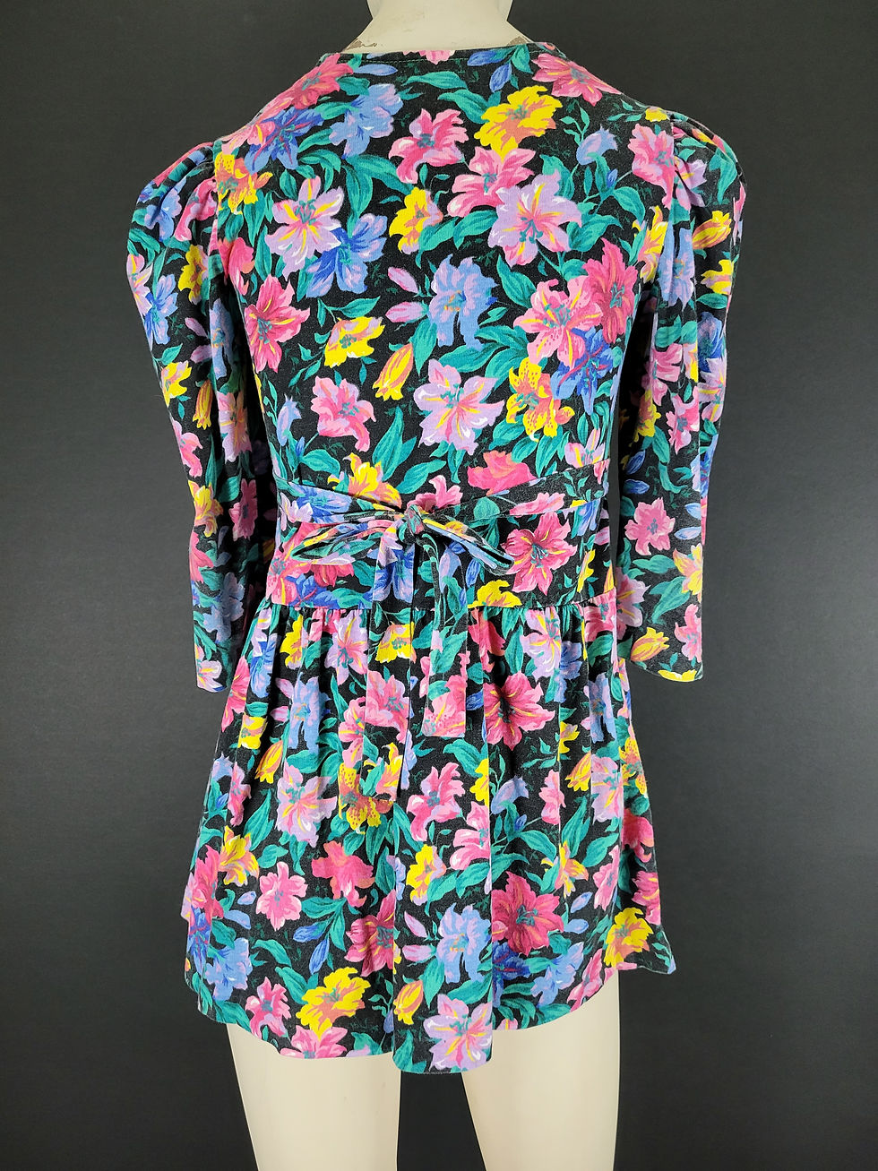 Thumbnail: Vintage Girls Puff Sleeve Pleated Floral Dress View Ten