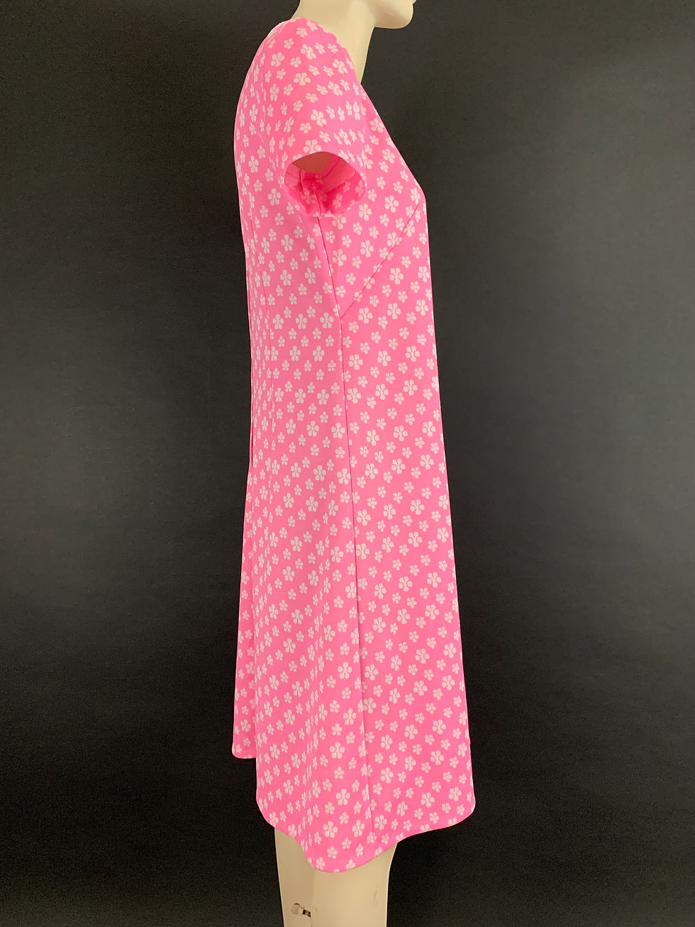 Thumbnail: Vintage Pink Mod Flower Power Short Sleeve Dress View Eight