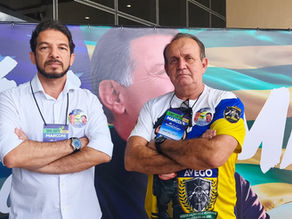 Coronel Almeida e Vitor Baiocco juntos com Professor