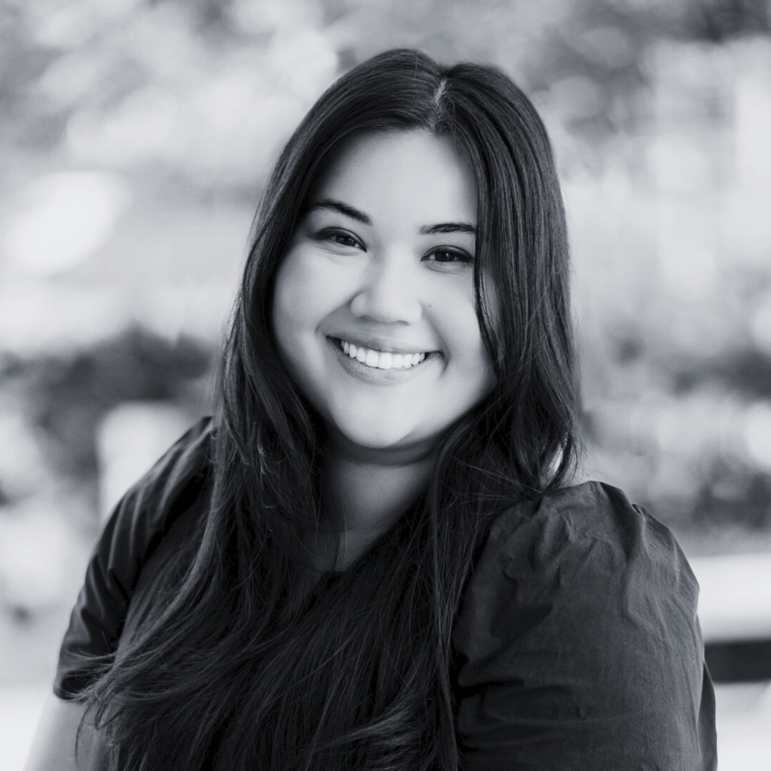 Alana-Headshot-BW-2.png