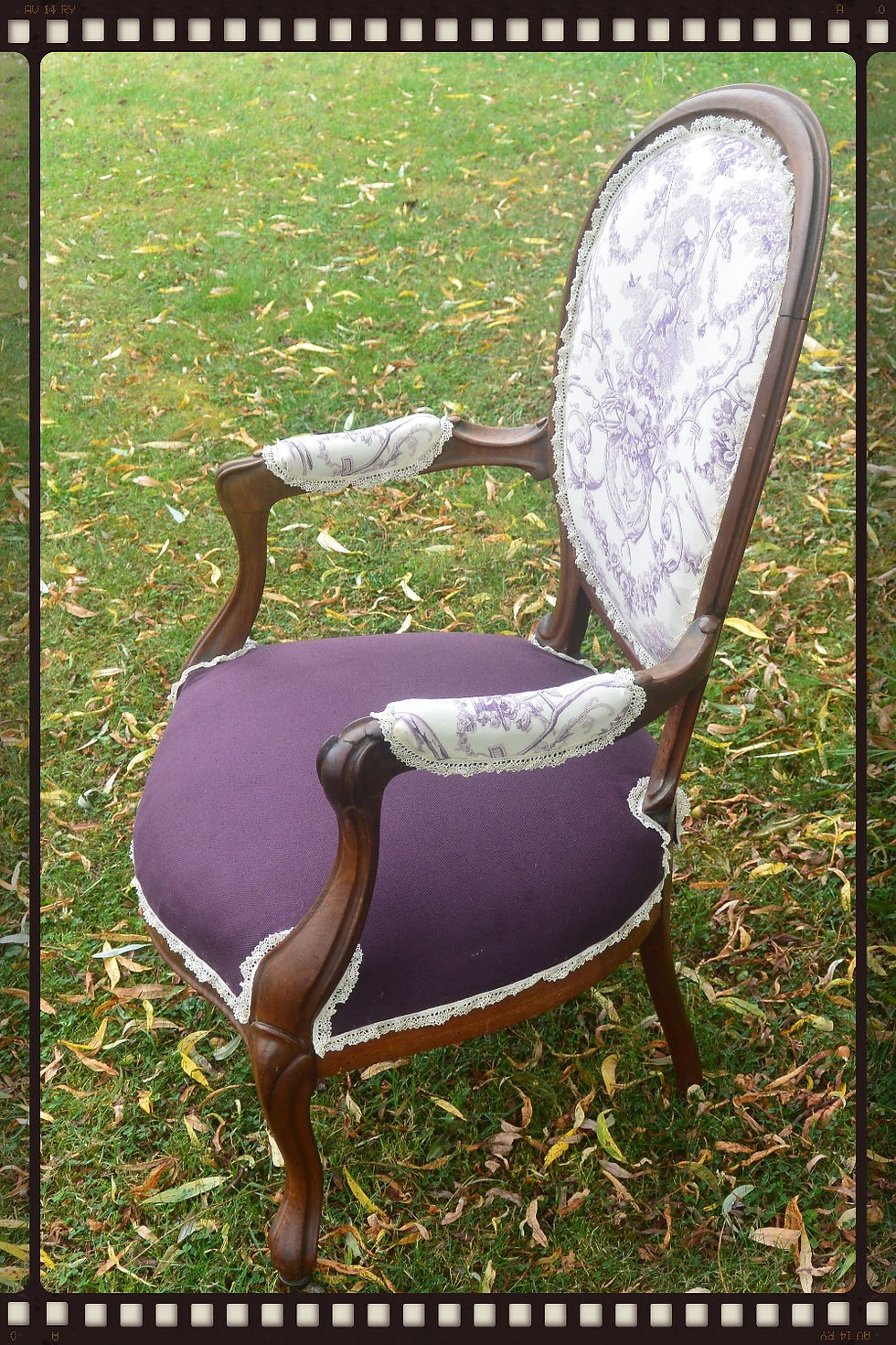 Miniature : fauteuil médaillon