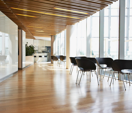 Lobby de madera