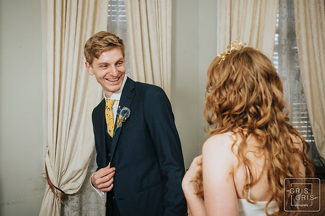 groom seeing bride for first time