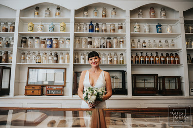 wedding photography at new orleans pharmacy museum