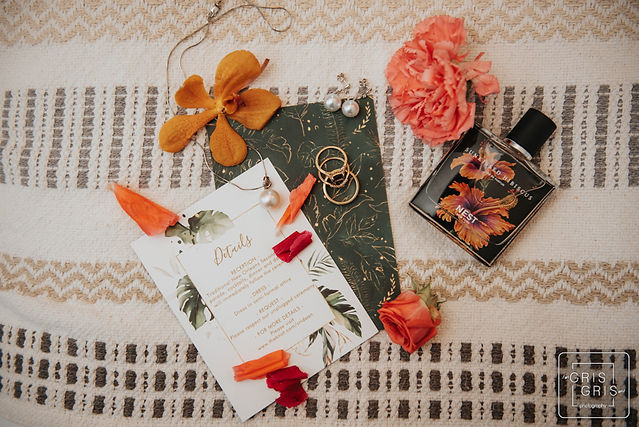wedding invitations with details