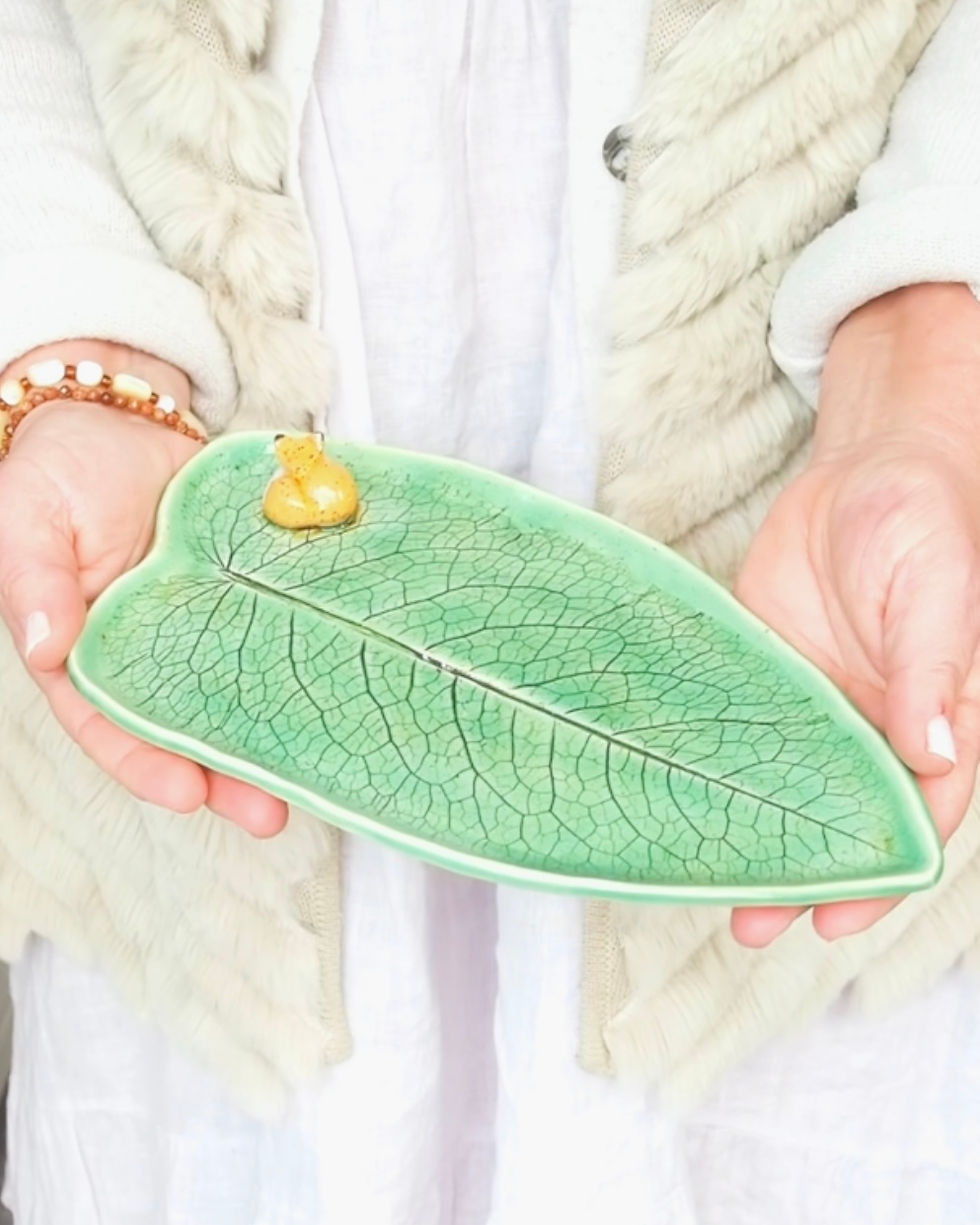 Thumbnail: Sleeping Fox Leaf Plate