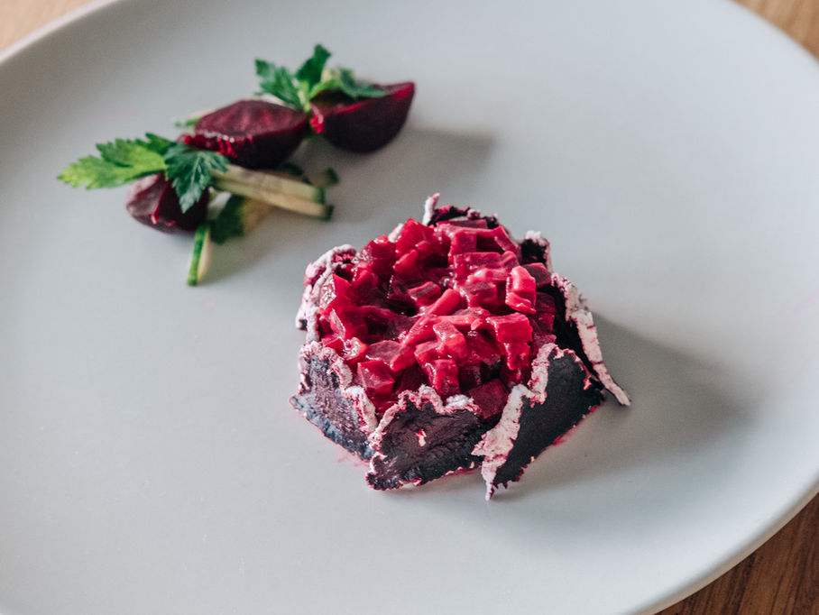 Tartar aus Koji Roter Rüben Charcuterie