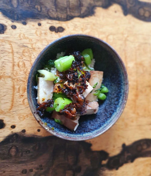 Räuchertofu mit Chili Crisp