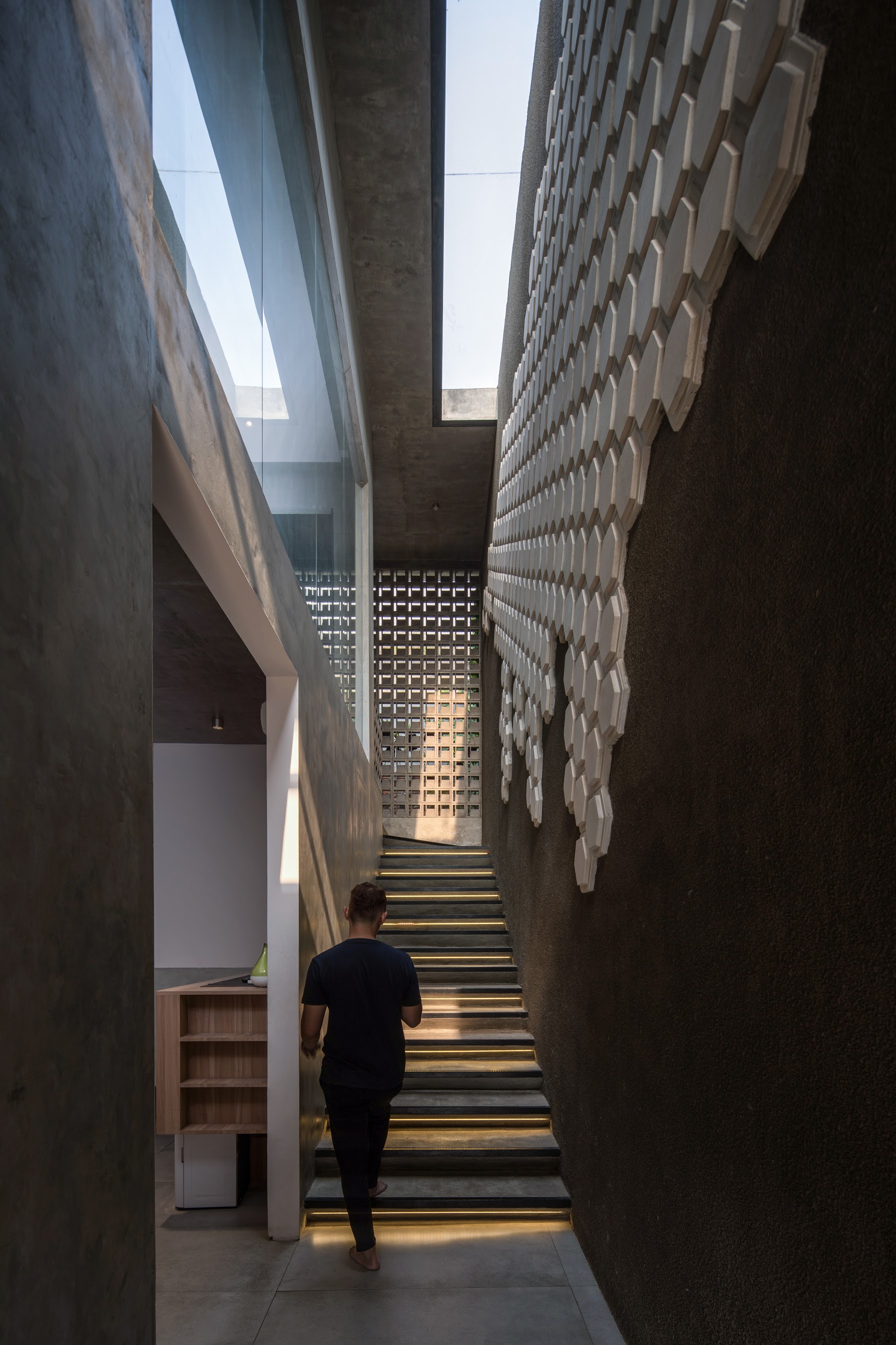 Mokie House minimalist modern