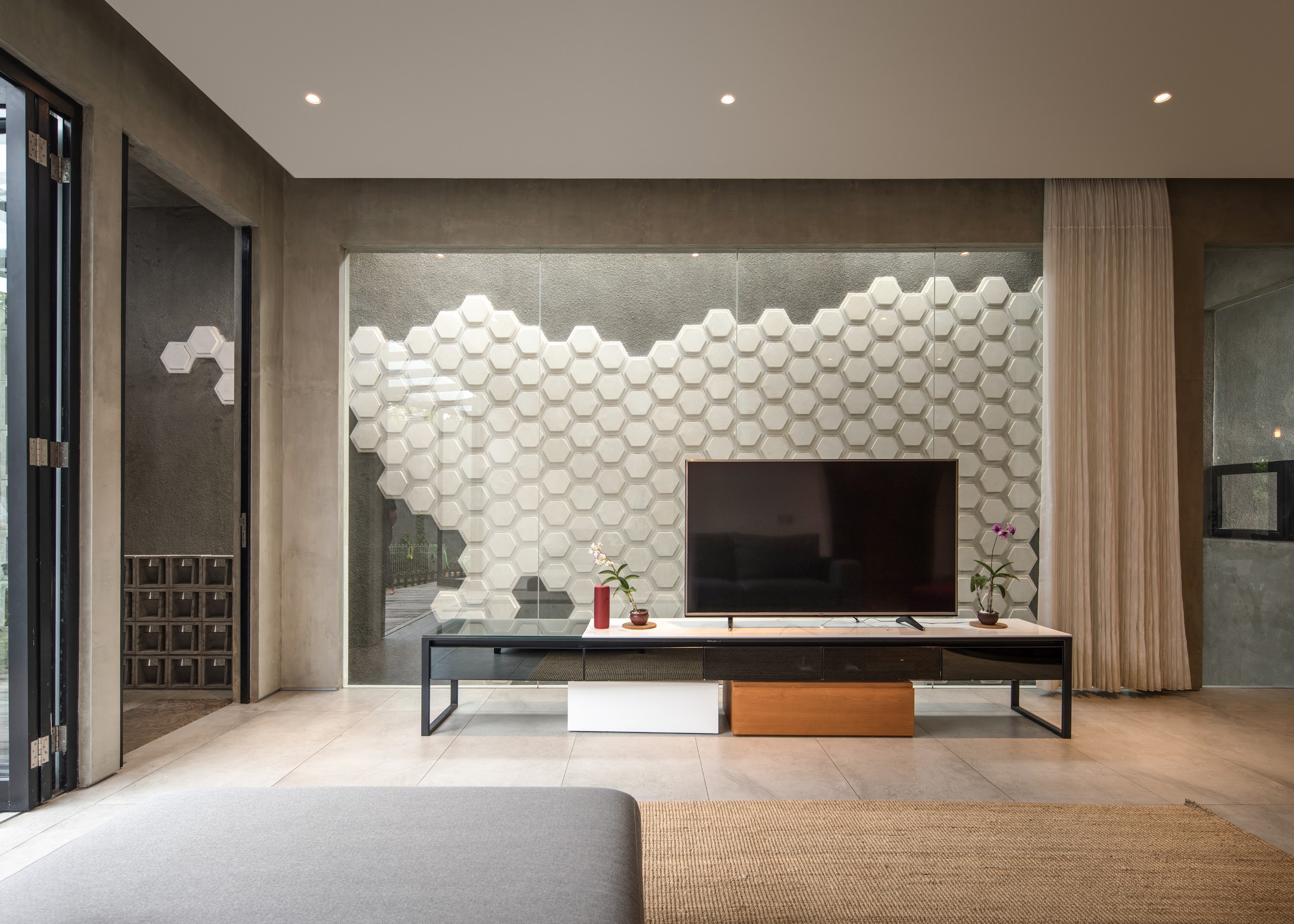 Mokie House minimalist modern
