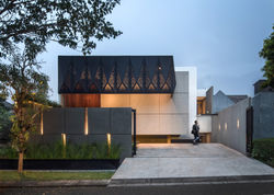 Mokie House minimalist modern