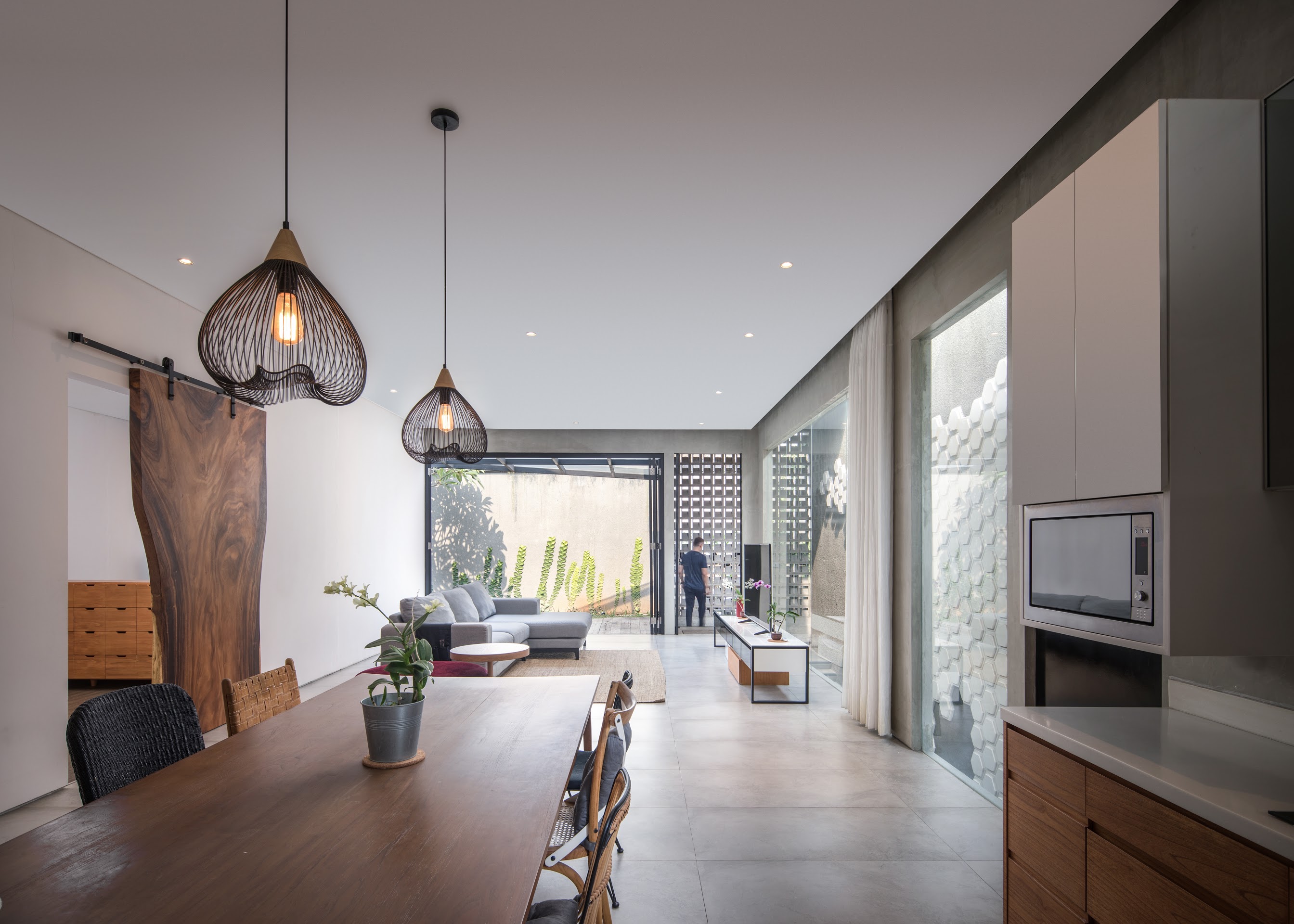 Mokie House minimalist modern