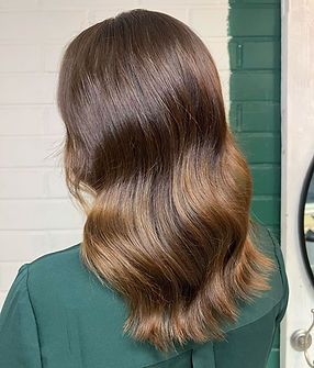 Hiusten värjäys, Hiushoitola Usva