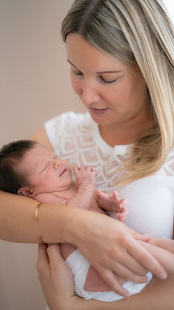 Schwangerschaft Neugeborenenfotos Fotoshooting Familienfotos Babybauch Newbornfoto Fotografie Shoot