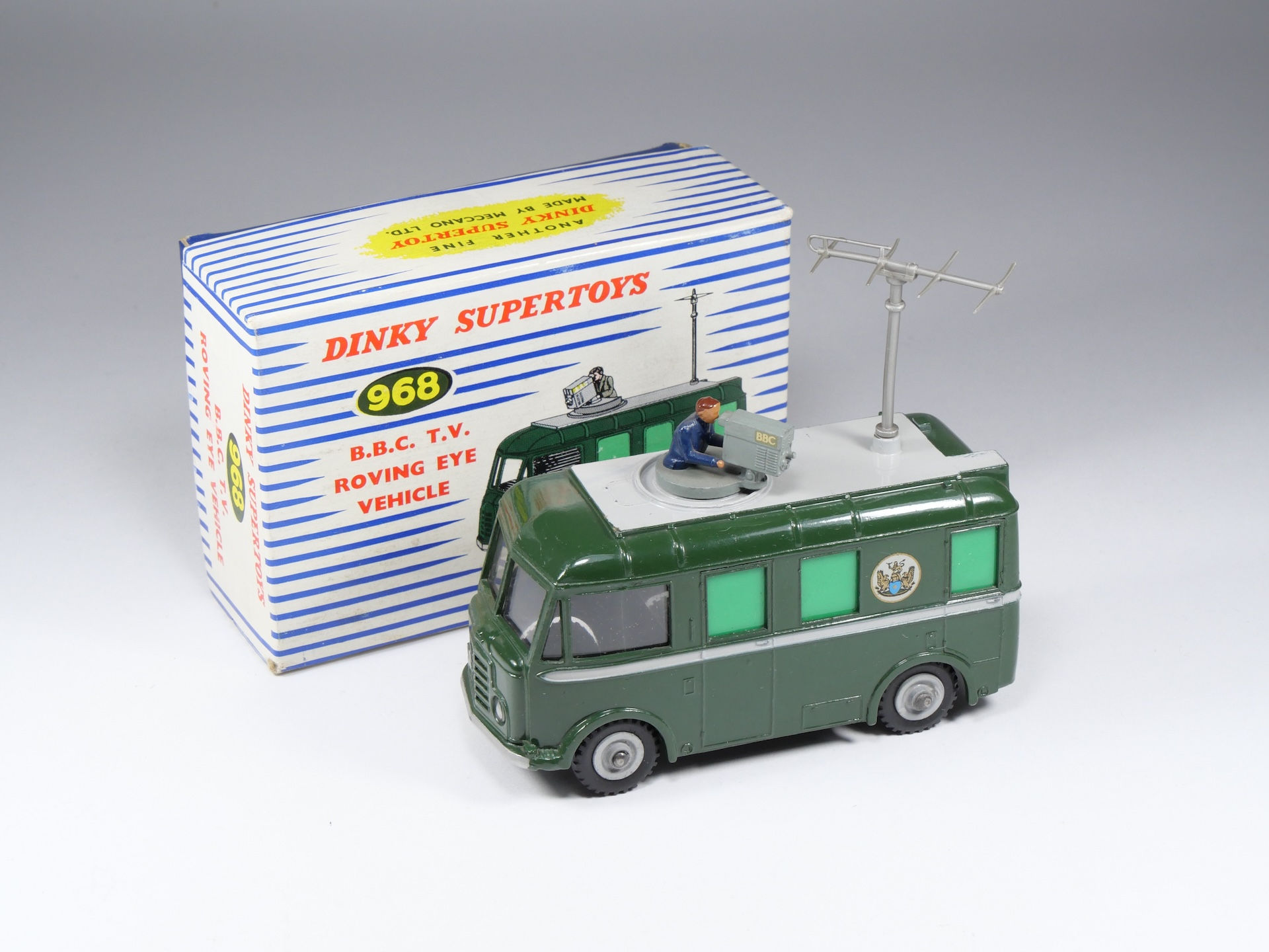 DINKY TOYS ENGLAND - 968 - BBC TV Roving Eye Vehicle - En boite