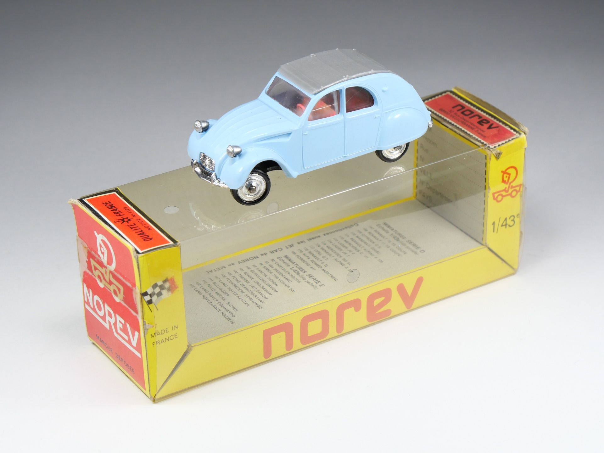 NOREV - 56 - Citroen 2cv AZ Luxe - Bleu pale - En boite