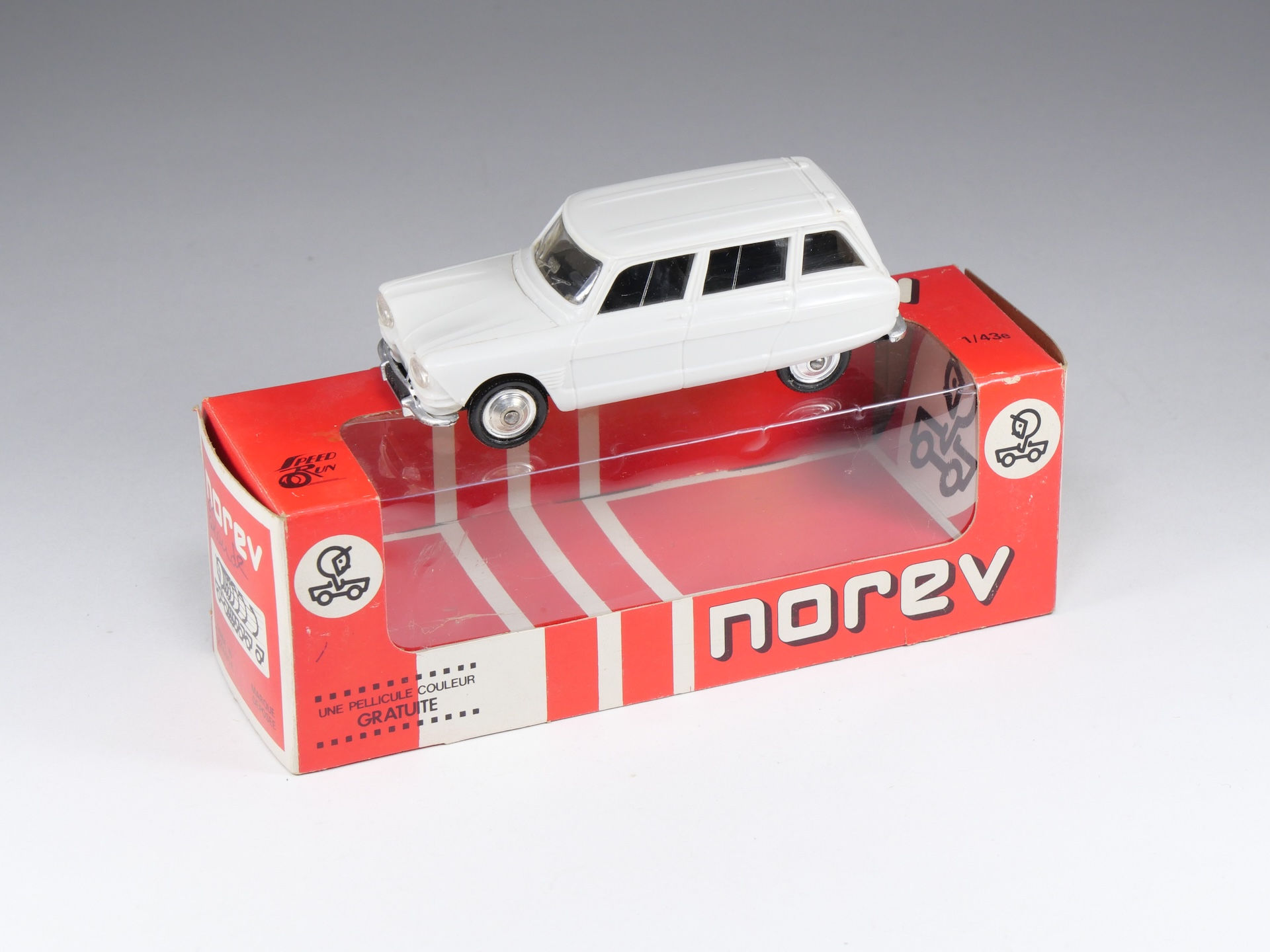 NOREV - PLASTIGAM - 2 - Break Ami 6 - Gris clair - En boite