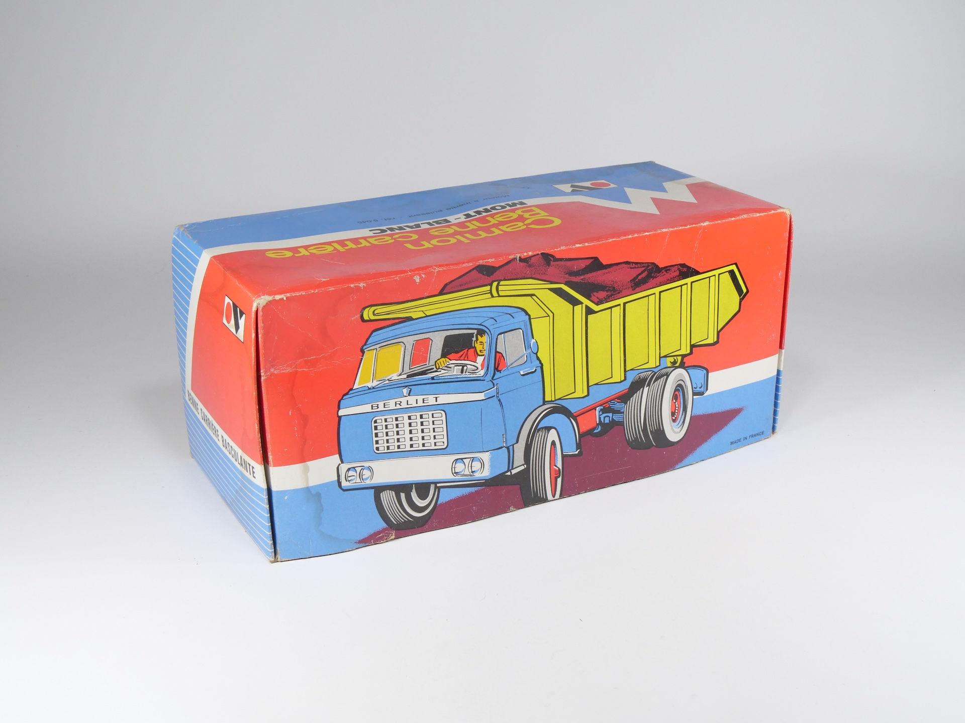 MONT-BLANC - 6045 - Camion Benne Carrière Berliet - Couvercle