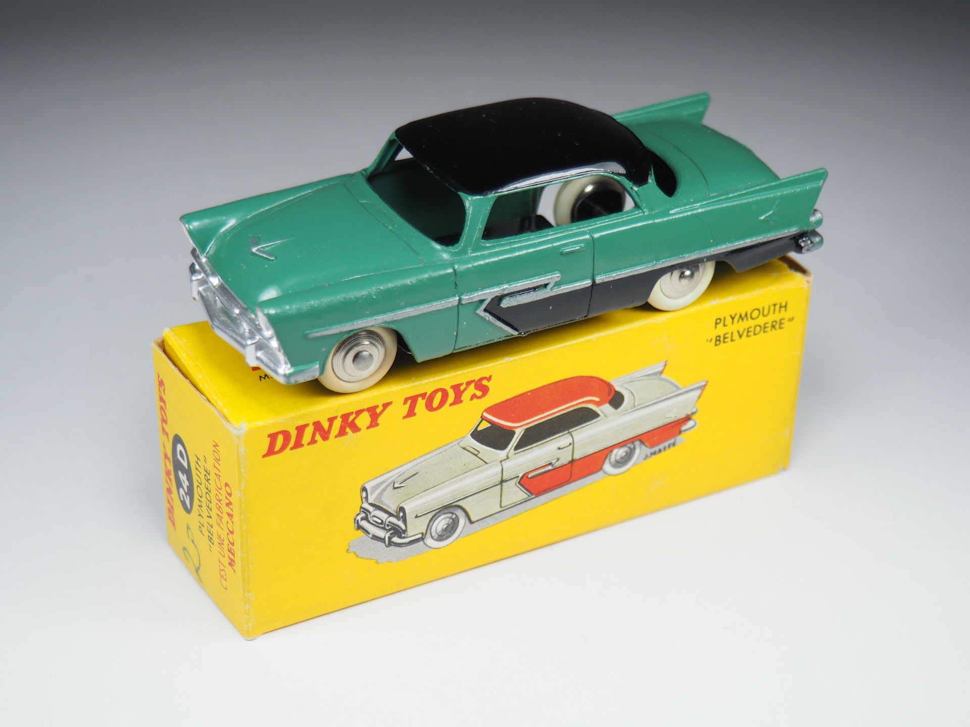 DINKY TOYS FRANCE - 24D - PLYMOUTH BELVEDERE - 1/43